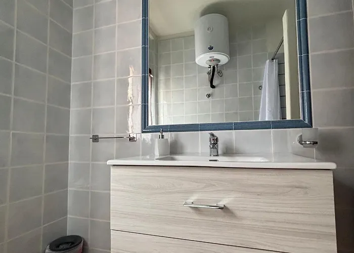 Mare Fuori Pensión 3*